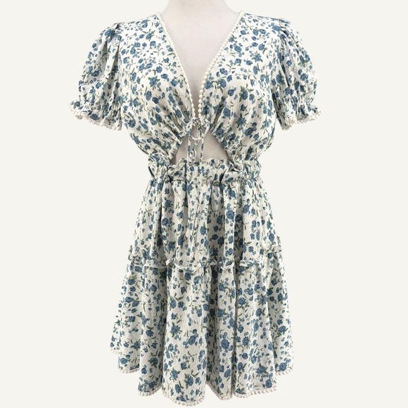On You Dresses & Skirts - On You Floral Keyhole Front Mini Dress Blue White Lace Trim Romantic M Coquette